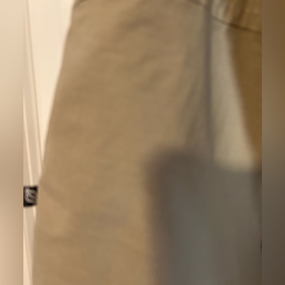 Eddie Bauer sports skotrt active fit size tall XL khaki color side pockets - Picture 5 of 10